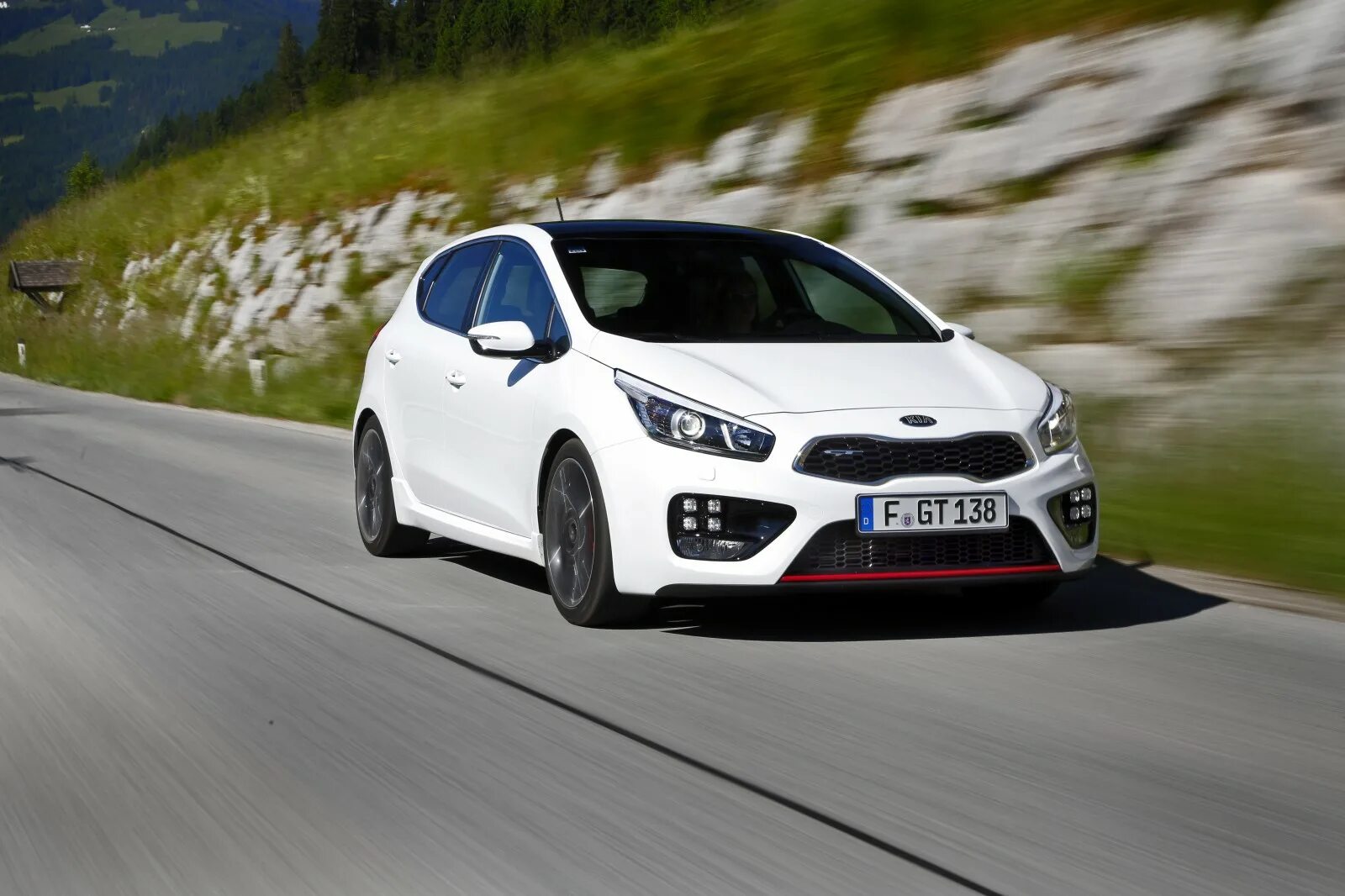 Сид джи. Kia Ceed 2 gt. Kia Ceed gt 2014. Kia Ceed gt 2015. Kia Ceed gt 2014 белый.