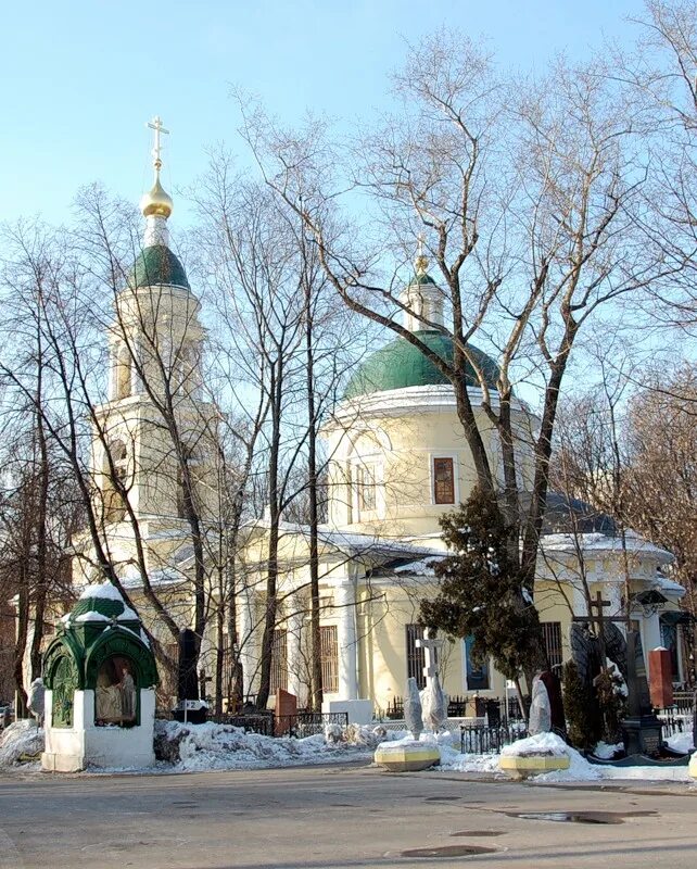 Воскресения словущего на ваганьковском. Храм Воскресения Словущего Ваганьково. Церковь Воскресения Словущего на Ваганьковском кладбище. Храм на Ваганьковском кладбище Москва Церковь. Москва Церква Воскресение Славущего на кладбище.