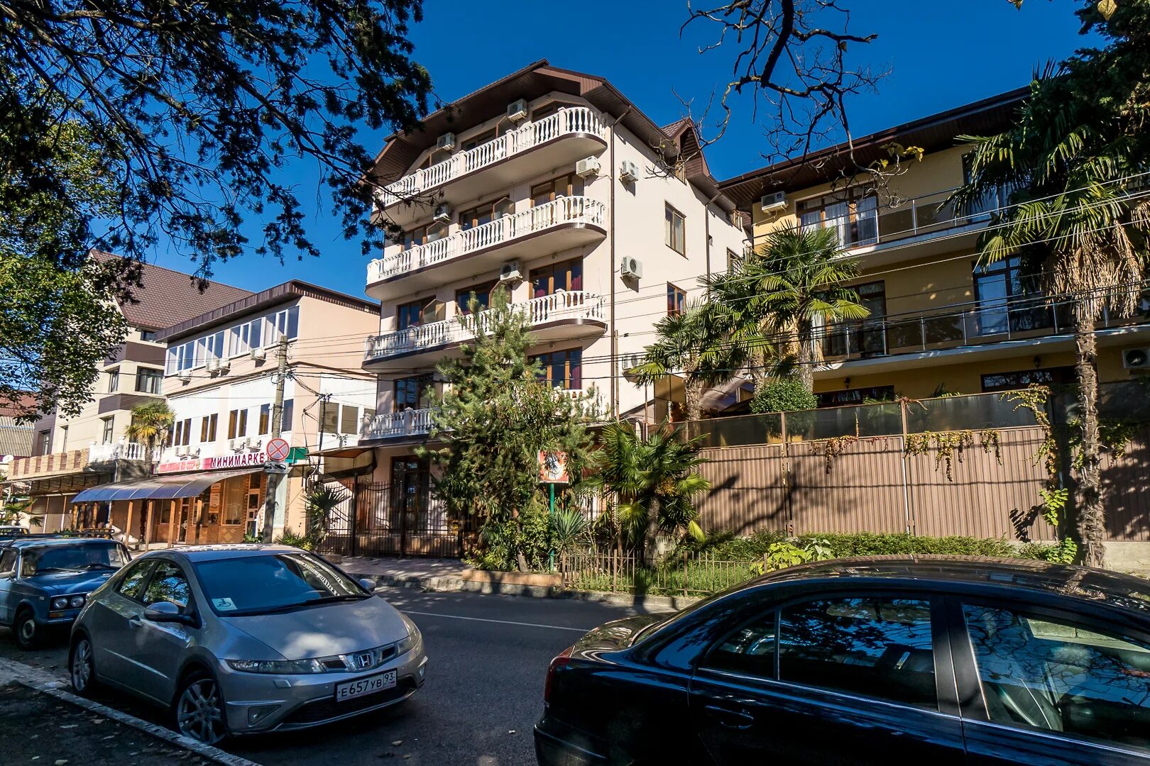 отель победы 234 лазаревское. лазаревское гостиница улица победы. гостевой дом волна лазаревское ул победы 179. отель вилла плаза в лазаревском. лазаревское гостиница на победе улица.