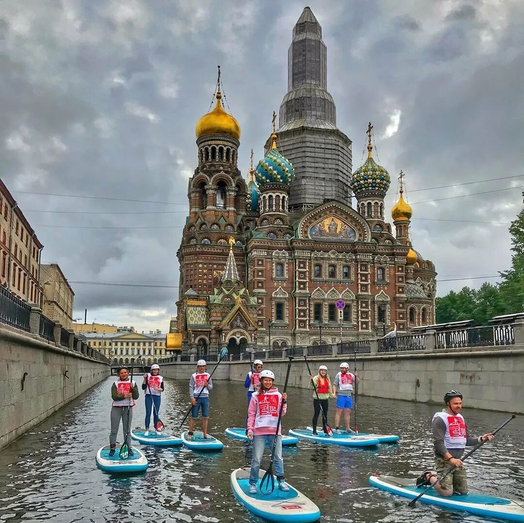 Куда можно сходить в питере летом
