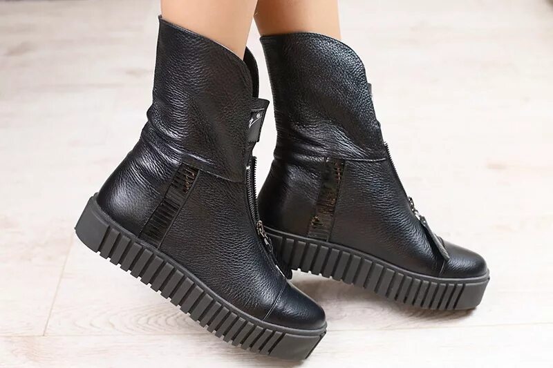 ботинки женские на сплошной подошве. женская обувь на плоской подошве. лоферы гуччи 2021. ботинки женские на сплошной подошве. ботинки женские на сплошной подошве.