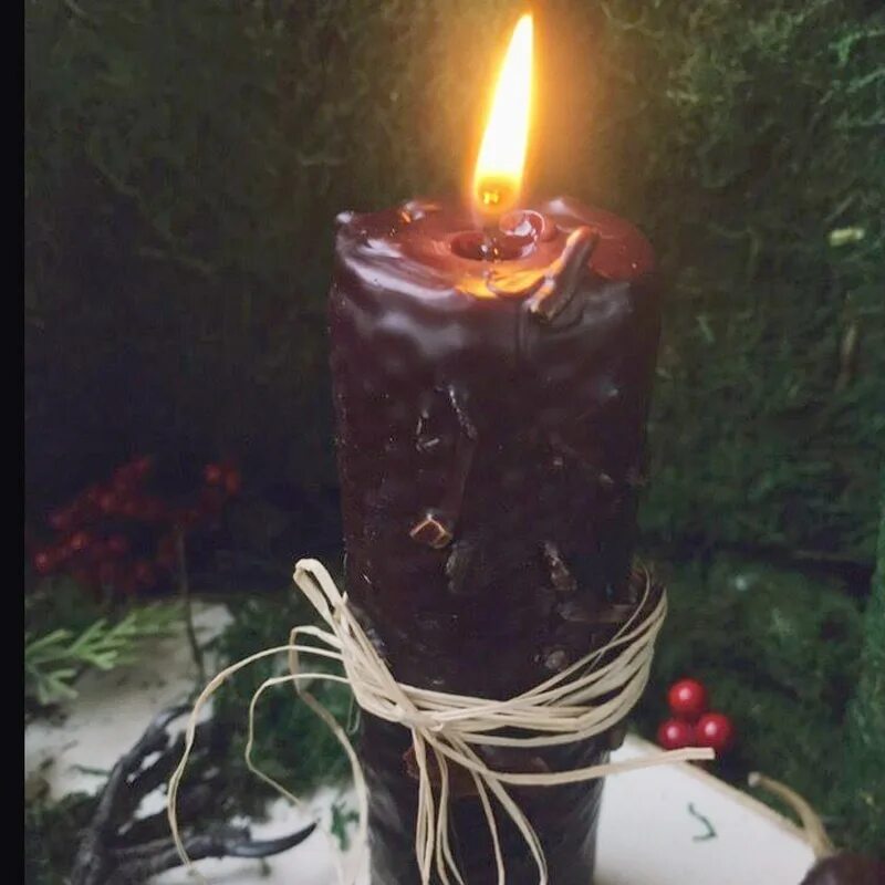 Песня черная свеча. Свеча черная. Ритуальные свечи. Свечи черные восковые. Свечи ритуальные восковые.