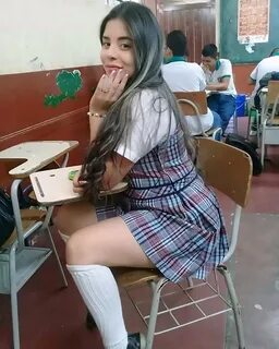 Lindas colegialas - monsterbusterclub.tv