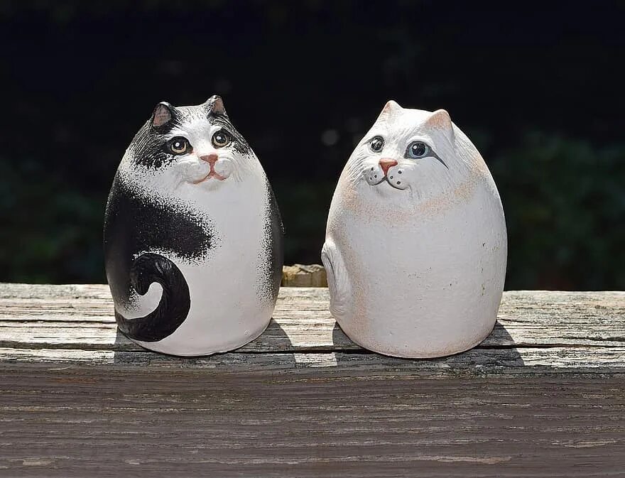 Керамическая кошка купить. Керамический кот. Керамические котики. Кошка из керамики. Коты из глины.