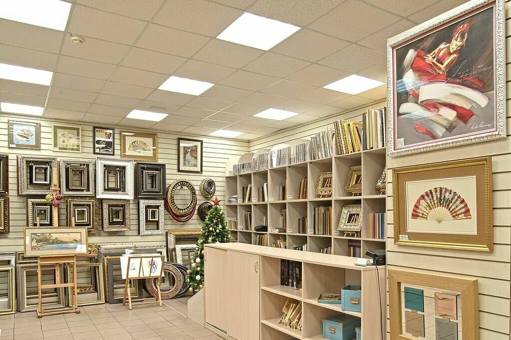 оформление багетной мастерской. салон багетная мастерская. багетные рамки в интерьере. багетная мастерская джоконда в улан-удэ. багетный мастер.