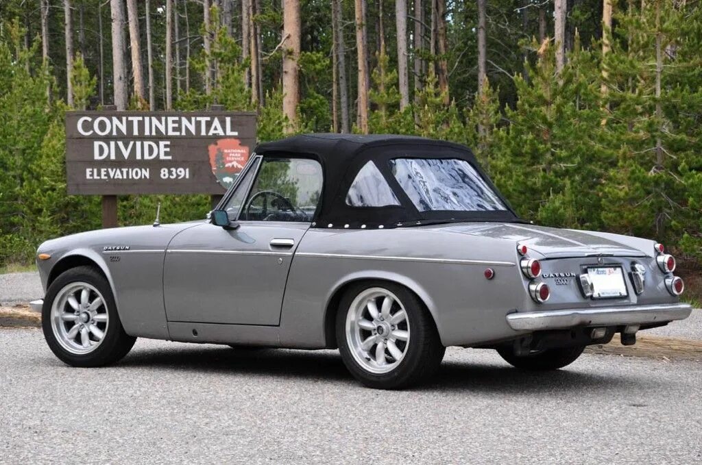 Nissan datsun 2000 fairlady sr 311. Датсун спорт. Датсун модельный ряд. Спортивный датсун 240. Datsun mi-do.