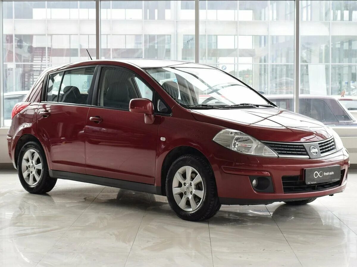 Купить тииду 2008 года. Nissan Tiida 2008. Ниссан Тиида 2008 год хэтчбек. Ниссан Тиида 2008г. Ниссан Тиида 2008 красная.