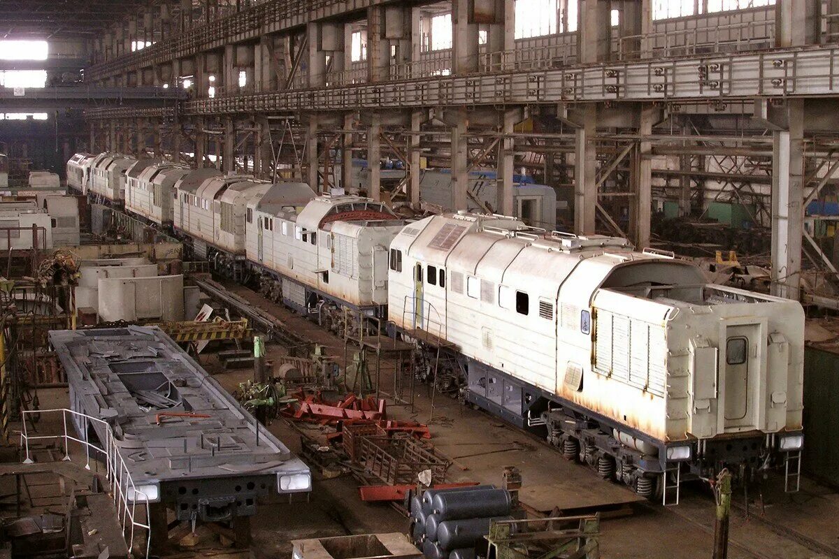 Паровозостроительный завод луганск. 2тэ116к railgallery. Луганский тепловозостроительный завод 2тэ10м. Тэ2 тепловоз. Паровозостроительный завод луганск.
