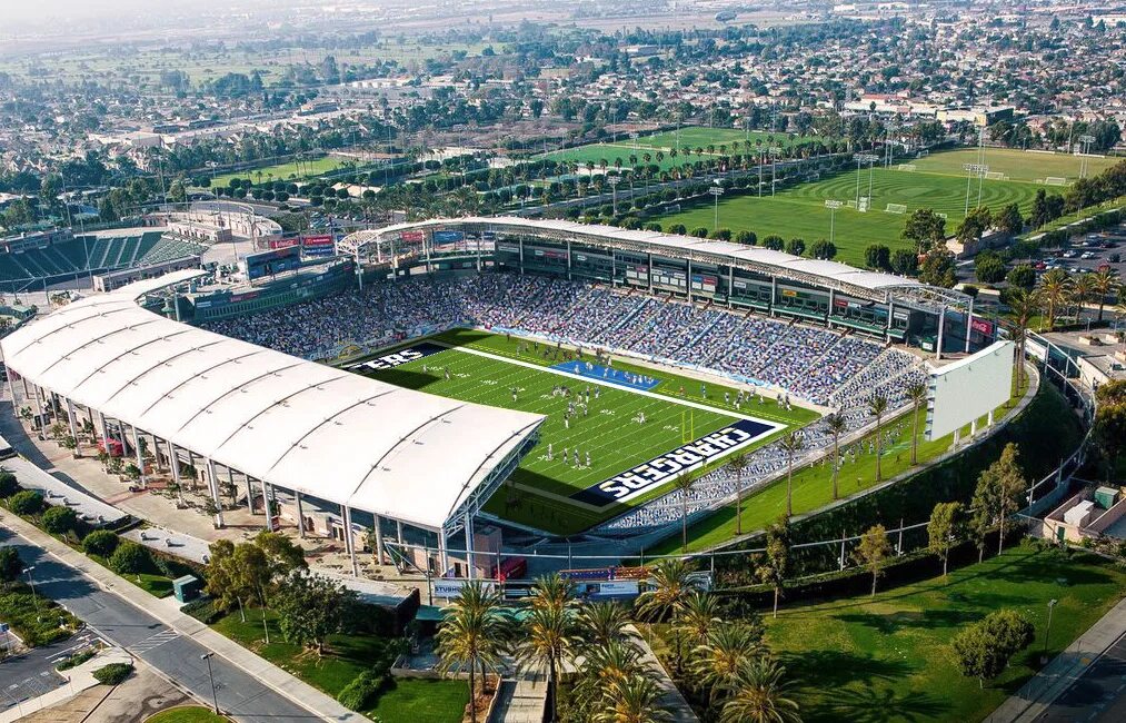 Center stadium. Стадион ла Гэлакси. Карсон Калифорния стадион. Лос Анджелес галакси стадион. Dignity Health Sports Park стадион.