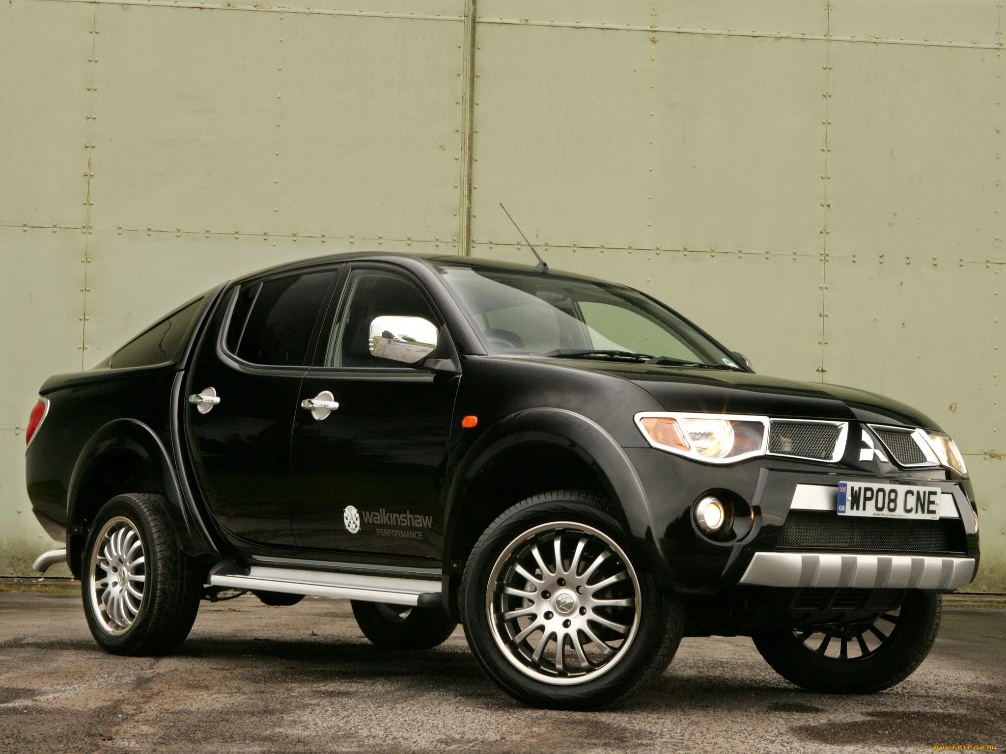 Mitsubishi l200 Tuning. Пикап Митсубиси л200. Обвесы на Митсубиси l200. L 200 Мицубиси тюнинговый. Купить мицубиси л200 на авито