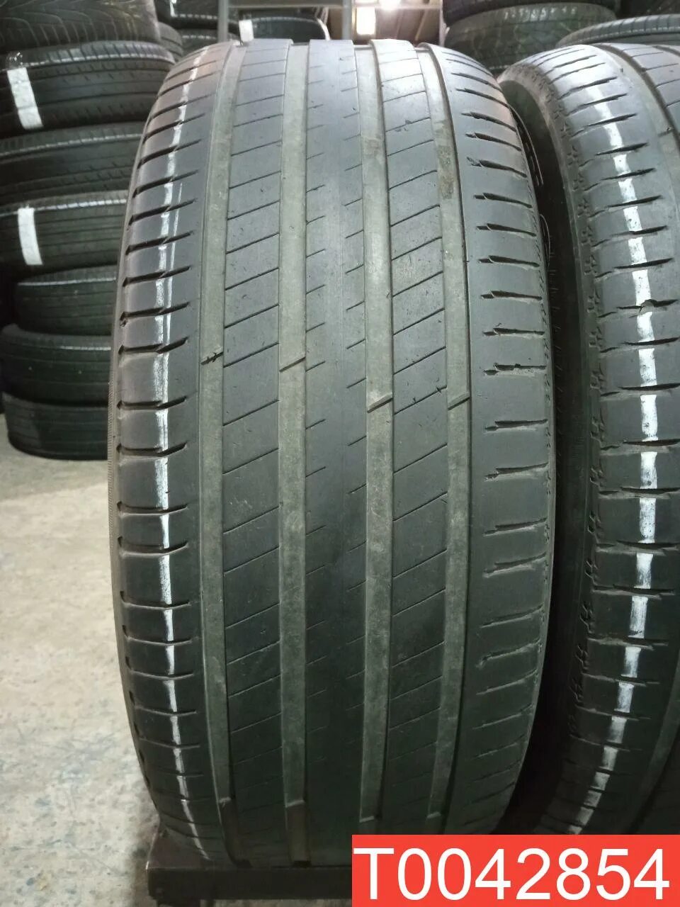 Michelin latitude sport r18. Michelin Latitude Sport 255/55 r18. Michelin Latitude Sport 3 год выпуска. Latitude Sport 3. Резина Мишлен Латитьюд бу.