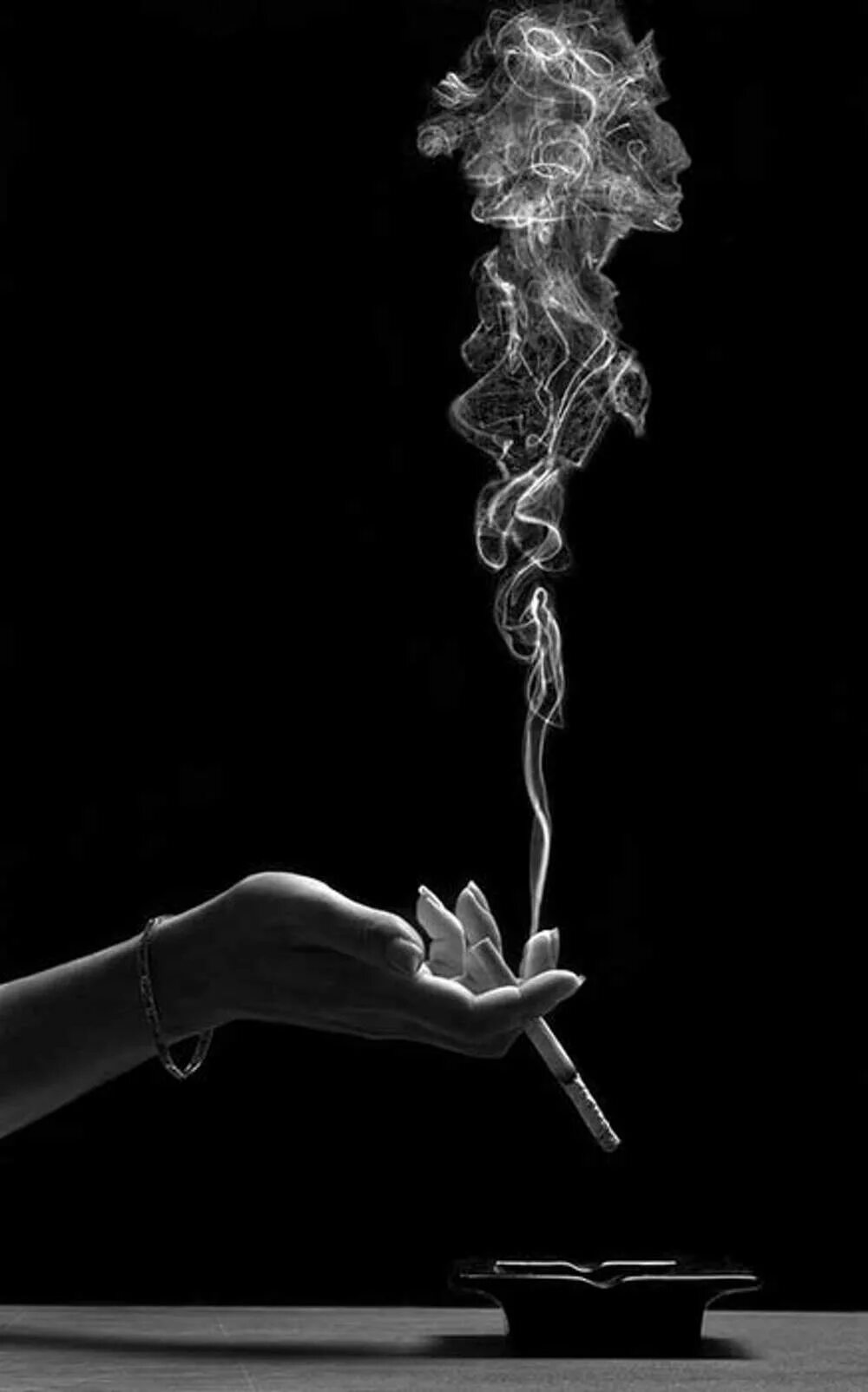 Дым сигарет. Сигаретный дым. Девушка из сигаретного дыма. Сегаретадевушка. Дым твоих сигарет
