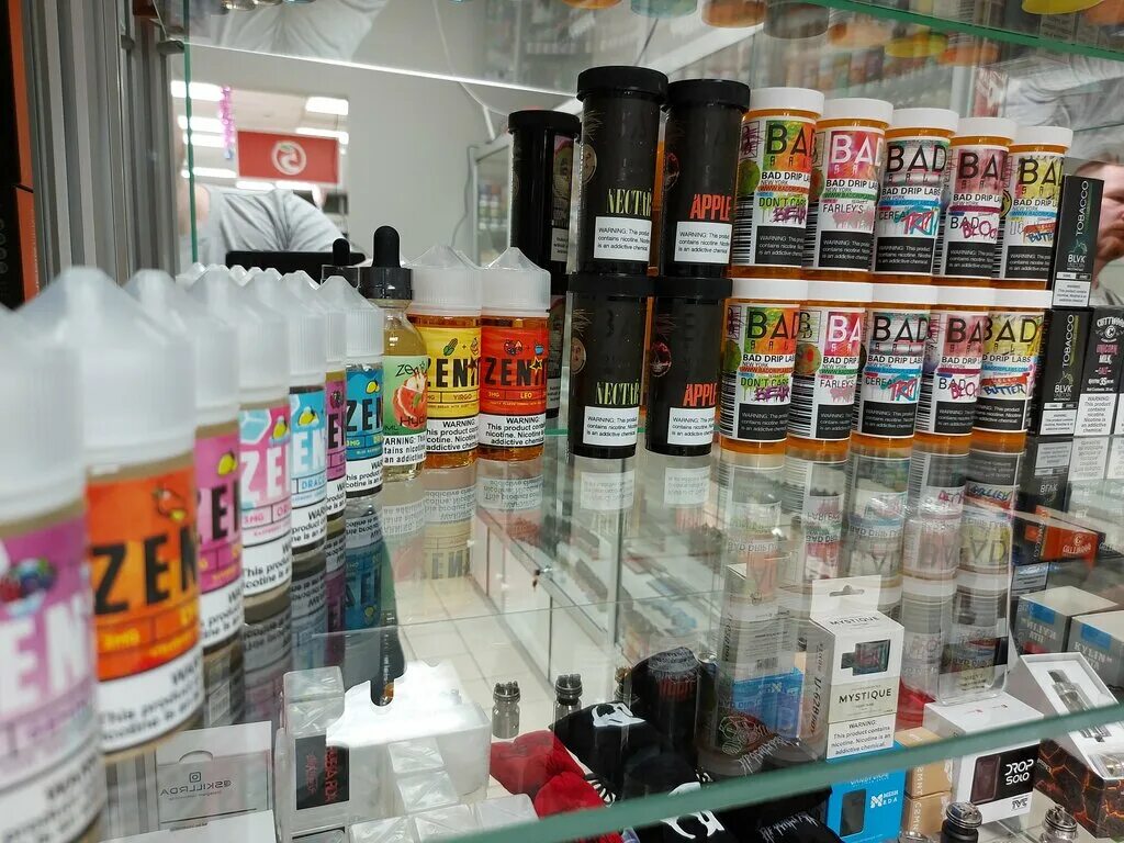 Вейп шоп ковров. Паранормальное магазин электронных. Vardex химки. Vape zone спб. Интерьер магазина вейпов.