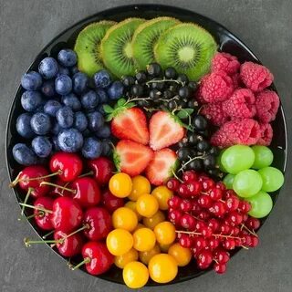 Ассорти ягод и фруктов