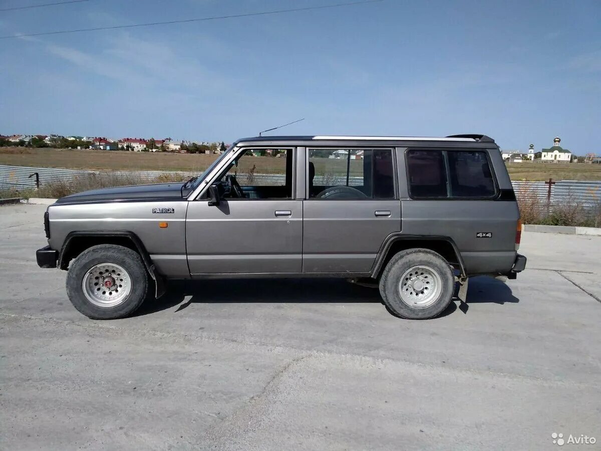 Дром евпатория. Nissan Patrol 1986. Nissan Safari 1986. Ниссан Патрол 1986 года. Ниссан сафари 1986 года.