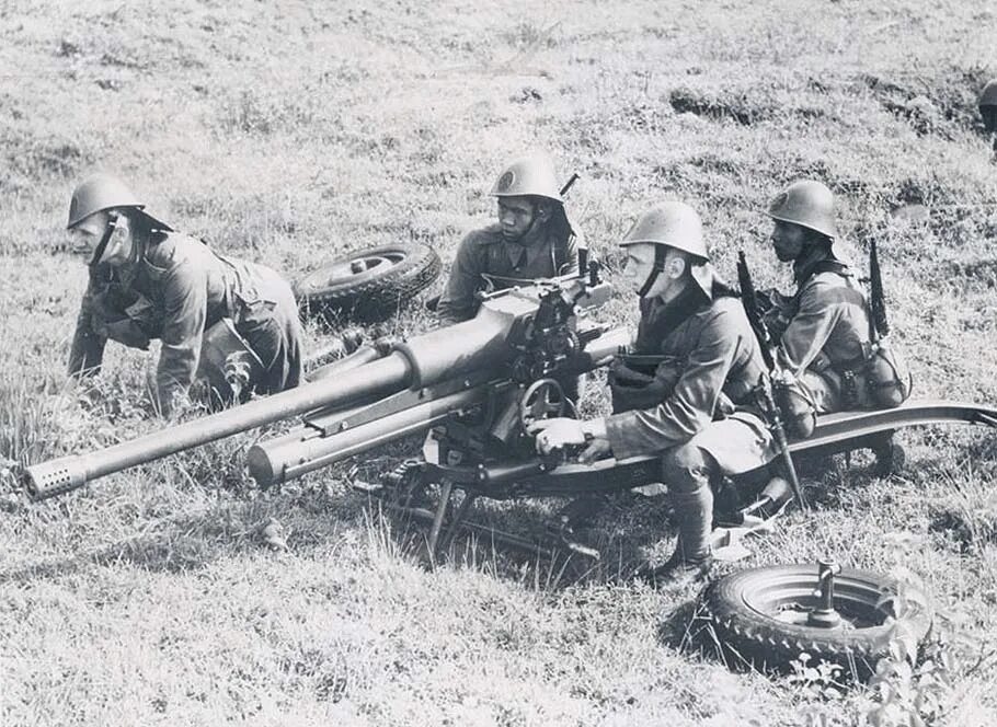 47-Мм противотанковая пушка Böhler m35. 47 Мм противотанковая пушка Белер. Итальянские противотанковые орудия второй мировой. Румынская артиллерия второй мировой войны. Б 47 32