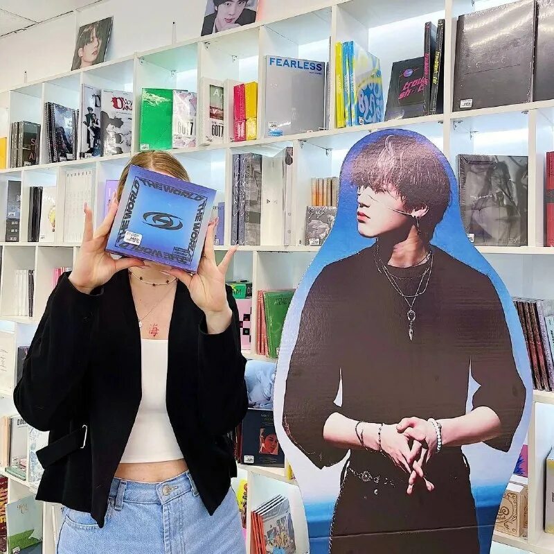 White point спб. Korea point k-pop shop. Kpop магазины. к-поп магазин в москве. Korea point shop.