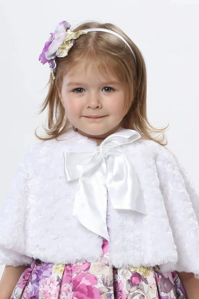 Меховая накидка для девочки. Накидка для девочки вечерняя. Накидка из искусственного меха для девочки. Накидка на платье для девочки. Накидка для девочки.