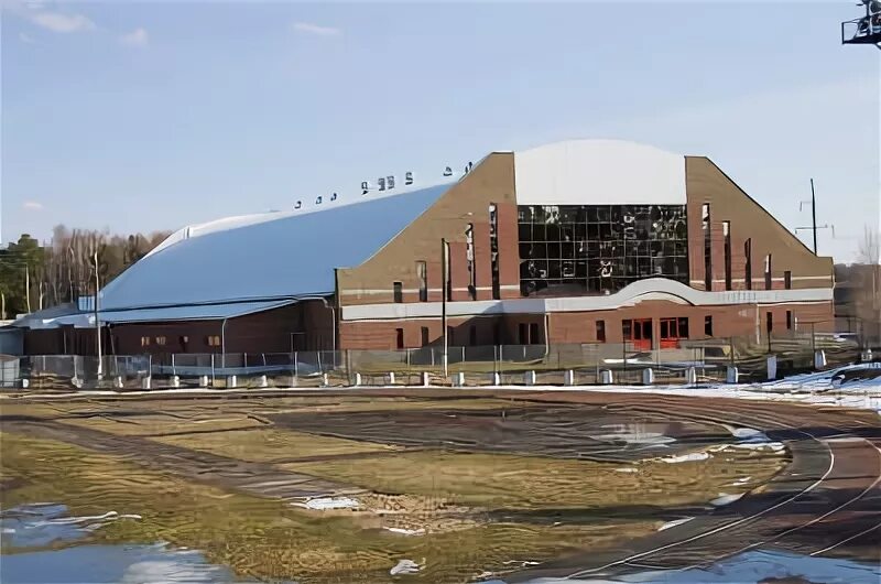 Заволжье ледовый дворец. Лдс кожевникова омск. Ледовый дворец щекино. Заволжье ледовый дворец. Симферополь старый ледовый дворец.