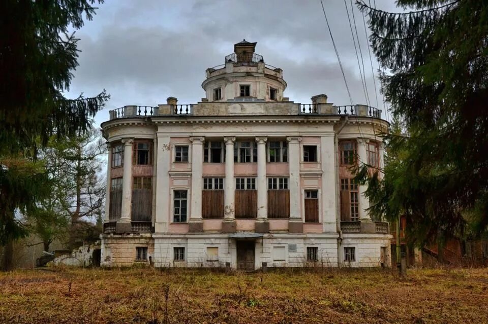 Село тайцы. Старов усадьба в Тайцах. Гатчинский район Тайцы усадьба Демидовых. Дворцово-парковый ансамбль усадьбы Демидовых Тайцы.