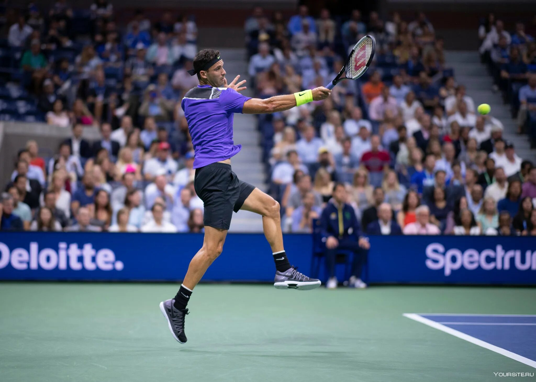 Рик Мейси теннис. Us open корт. Теннис в США. Теннис США спорт. Сегодняшнее теннис результат