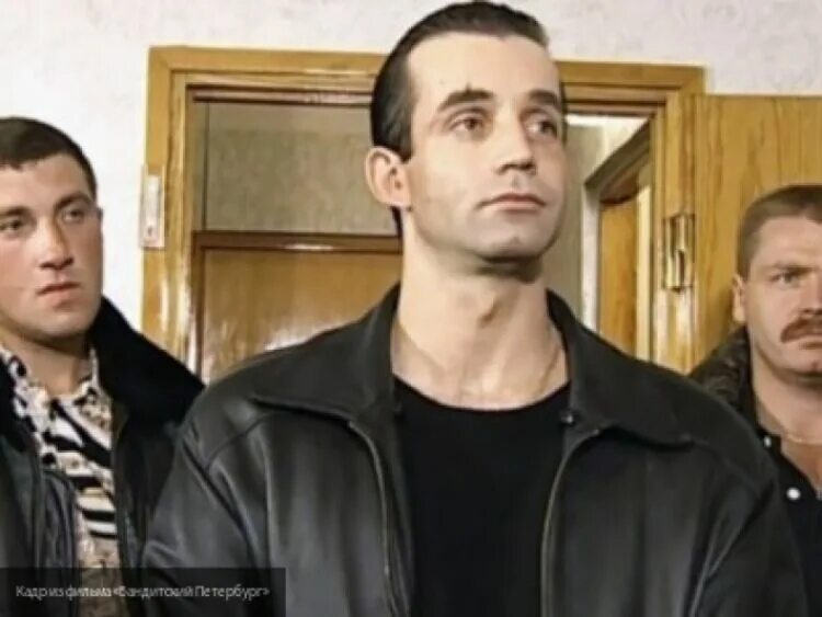 брат 2 бандиты. бандитские тачки. дворовые банды. 90е братки. 90е банды в кожанках.