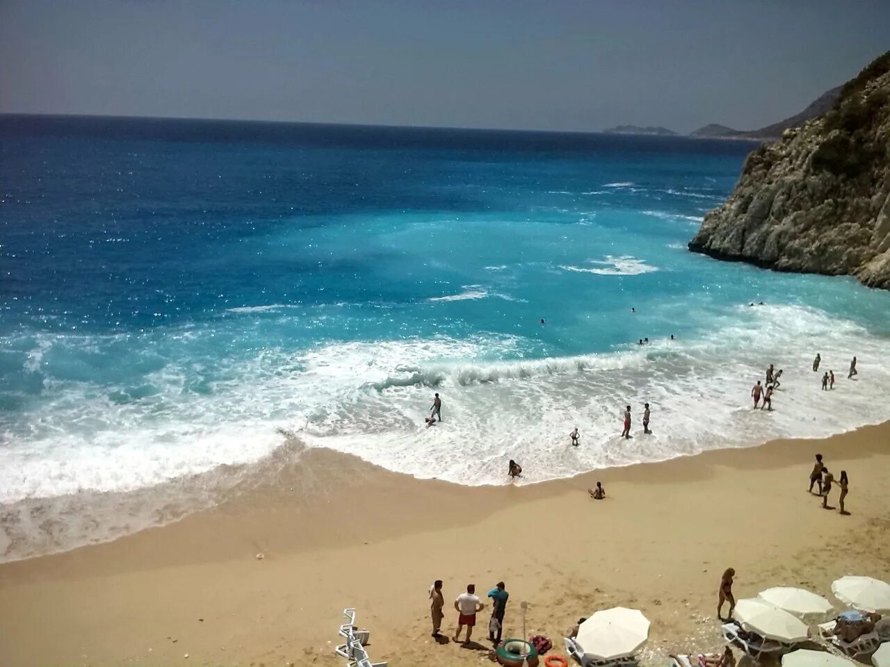 Antalya beach. Кемер пляж Капуташ. Пляж Капуташ Турция. Пляж Лиман Анталия. Пляж Кама Капуташ.