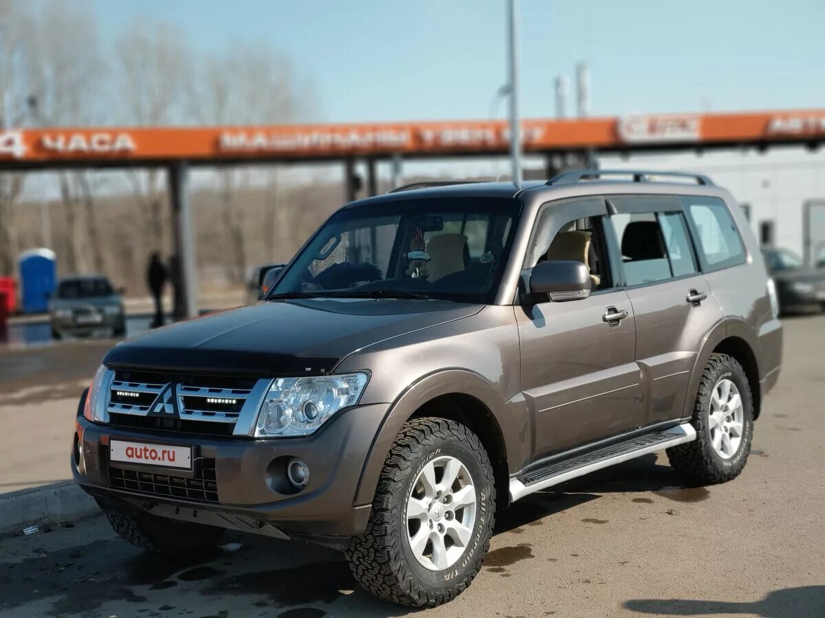 паджеро 4 бензин. 2. 0; 3. мицубиси паджеро v6 3000. 2 дизель.