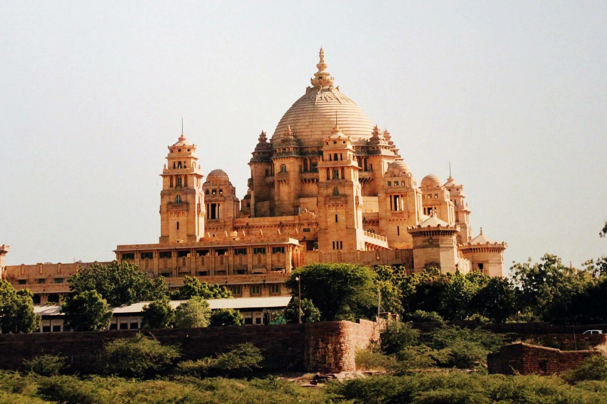 Индия первая в мире. Тадж-Махал гробницы Индии. Культура Индии. Инди культура. Индия красивые места.