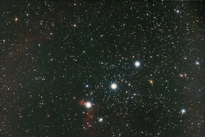 3 звезды подряд. Астеризм пояс Ориона. Три звезды пояса Ориона. Пояс Ориона Созвездие. Пояс Ориона 3 звезды.