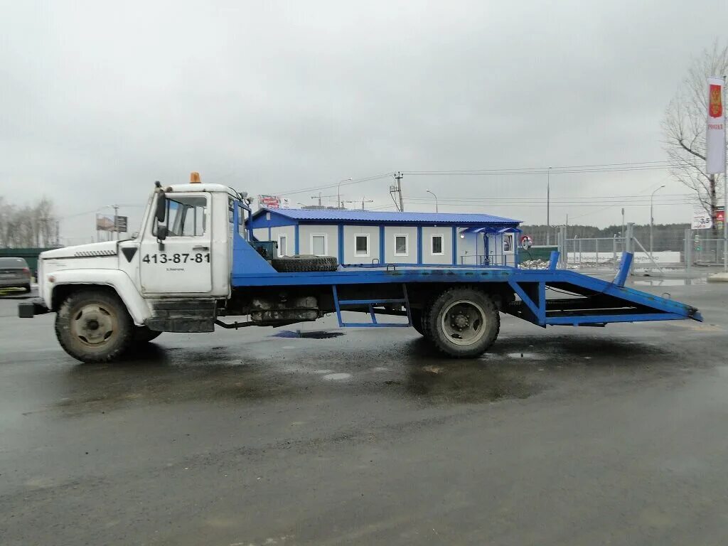 газель next эвакуатор с ломаной платформой a21r25. эвакуатор москва дешево можете.