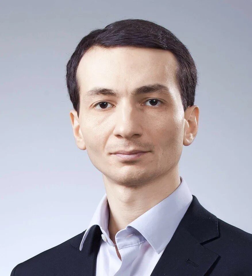 Стен чилов 1.4. Чилов гермес григорьевич. гермес чилов сколково. стен чилов.
