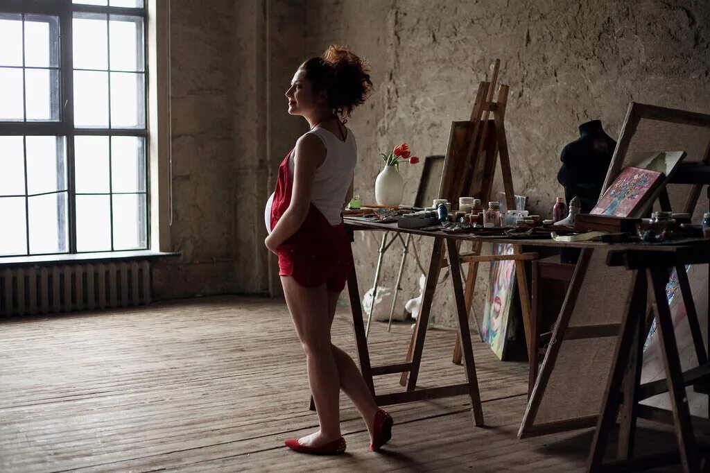 лавизм екатерина лебедева. девушка позирует для художника. станислава майер натурщица. натали пикуле художник. лебедева екатерина вячеславовна.