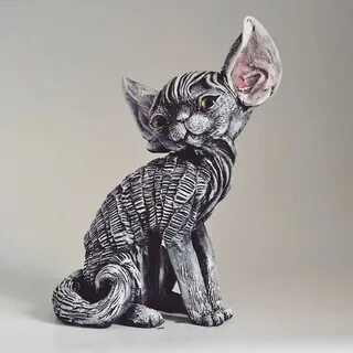 Удивительное создание кошка
