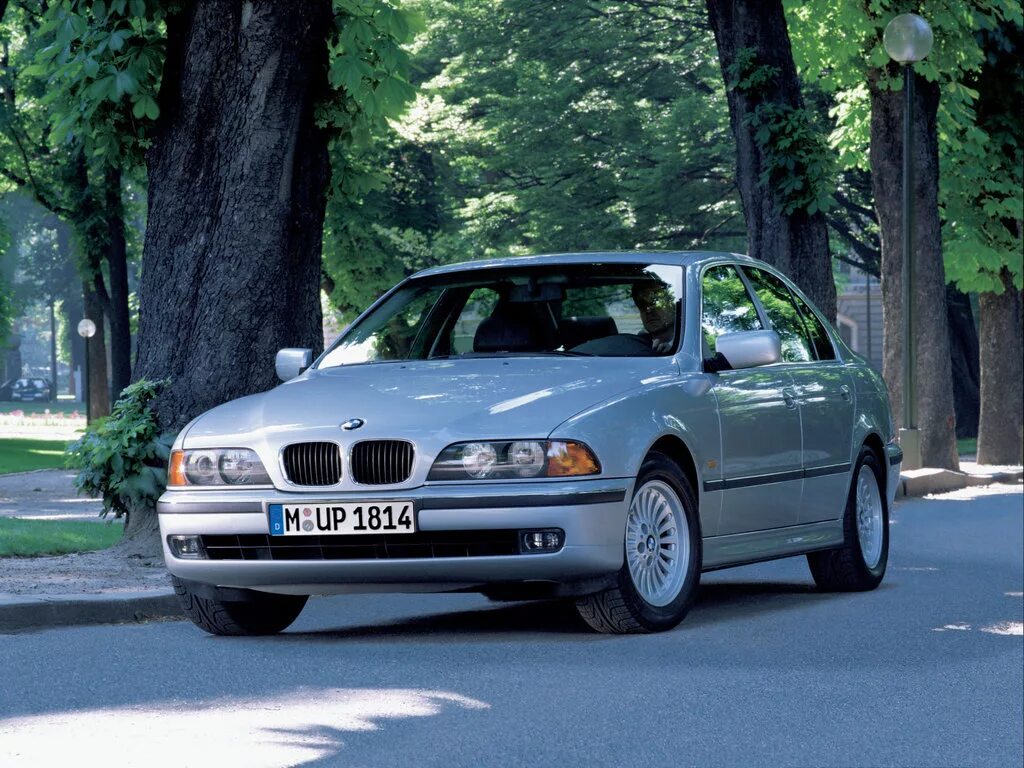 Е i. BMW e39 2000 525. BMW 525 e39. BMW 520i e39 1995. BMW 5 e39 2000.