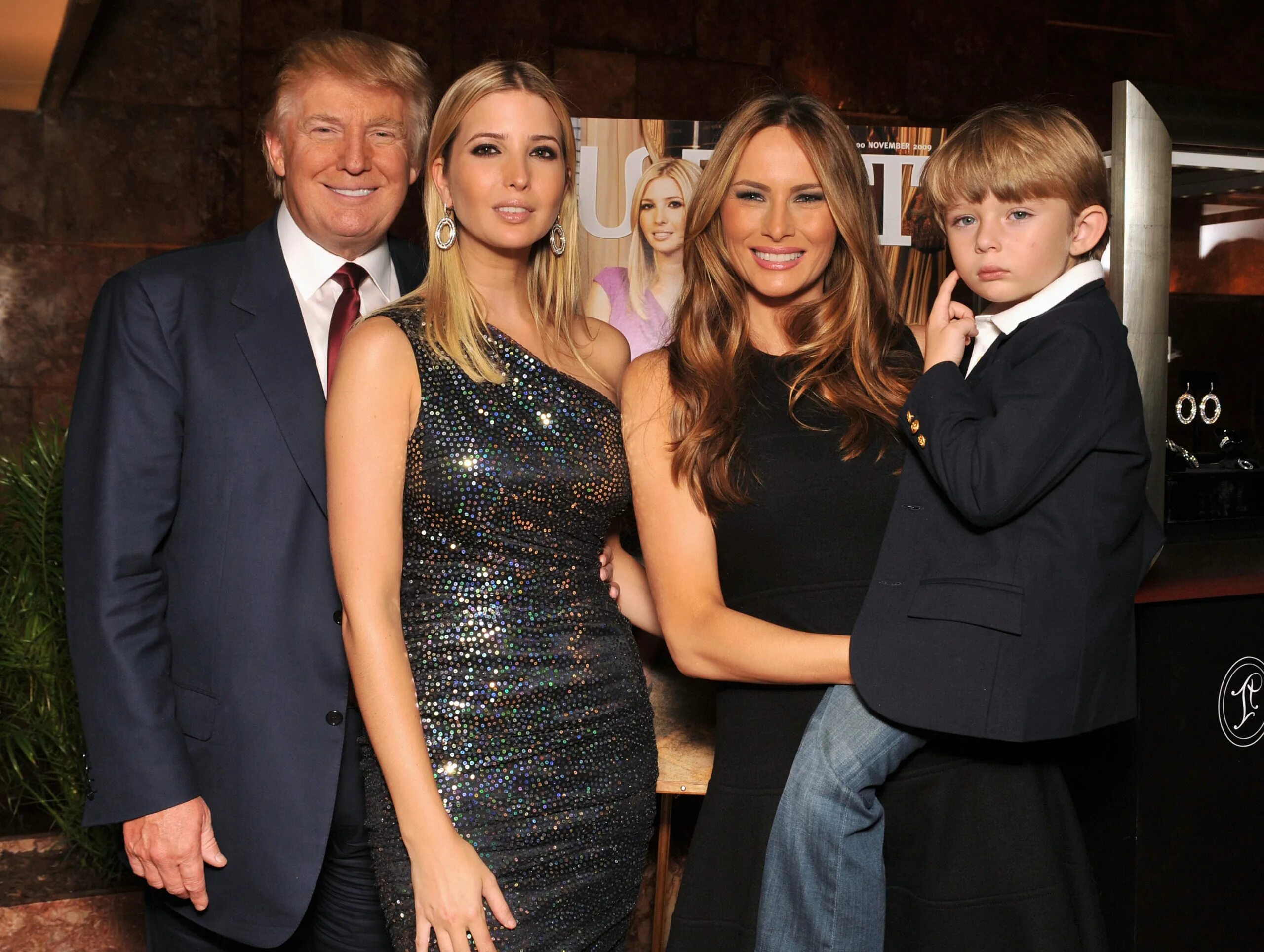 Дети трампа фото и возраст и имена. Семья трампа. Бэррон трамп иванка. Внуки трампа. Дети трампа фото и возраст и имена.