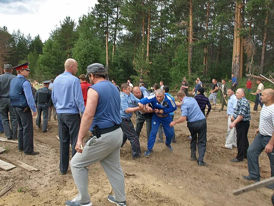 Конфликт в Демьяново Кировская область 2012. Демьяново Подосиновский район. Конфликт в Демьяново Кировская. Посёлок Демьяново Кировской области. 3 июня 2012