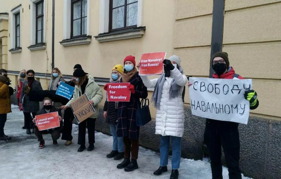 Сегодня. Митинги в Германии в поддержку России. Пикет в Германии в поддержку России. Митинг в США В поддержку России. Пикет в центре Германии.