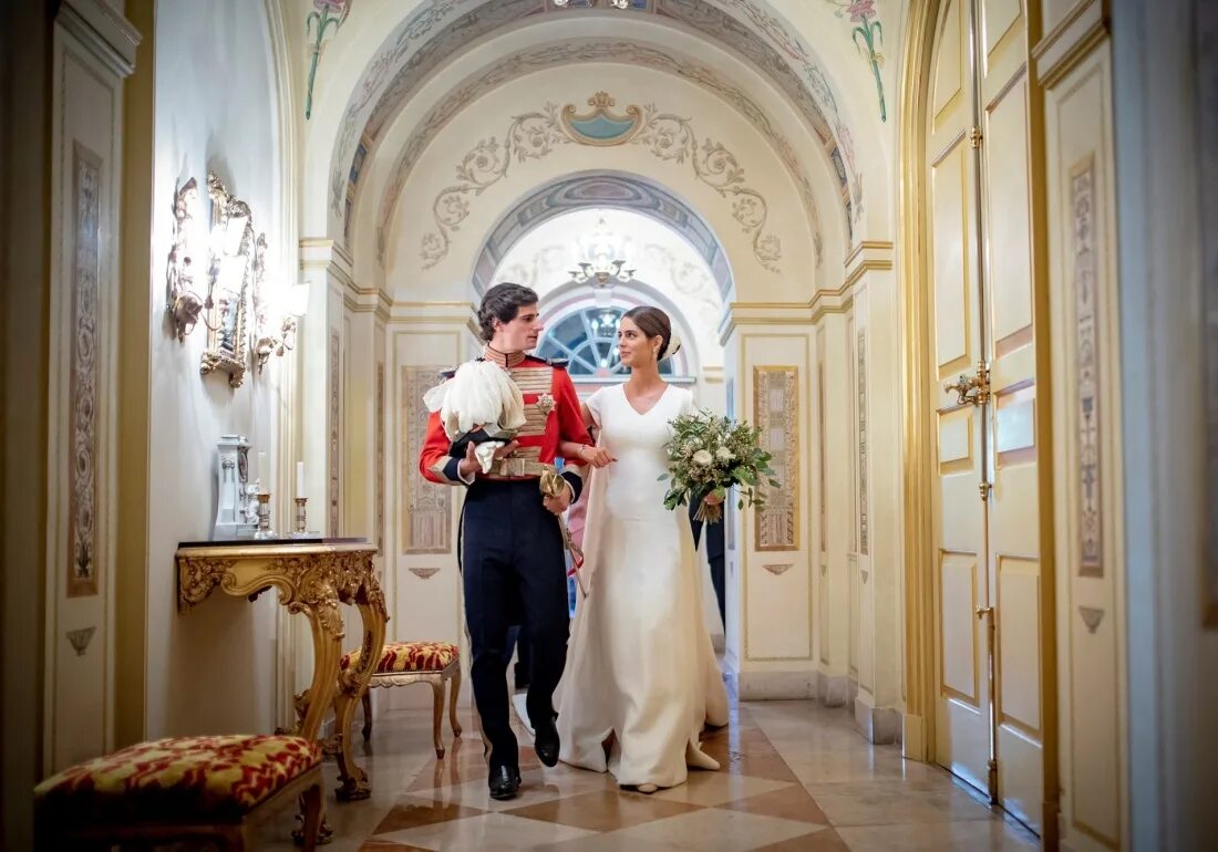 Альфонсо диес карабантес. Испанская графиня альба. Камилла паркер-боулз и принц чарльз. Дворец герцогини альба в мадриде. Герцогиня вышла замуж.