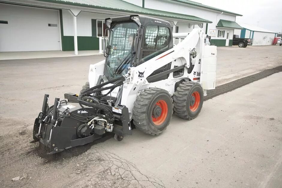 Bobcat 770. Погрузчик Bobcat 770. Мини погрузчик Бобкет s 770. Бобкэт s630. Фреза на мини погрузчик