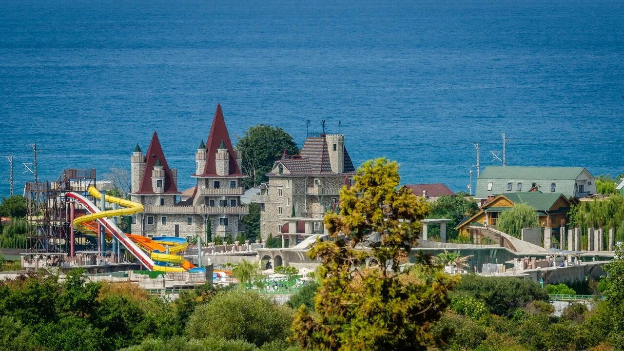 Головинка Сочи замок. Отель замок у моря Головинка. Замок у моря поселок Головинка. Головинка отель замок у моря