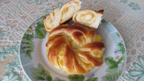 Булочки с курагой из дрожжевого теста