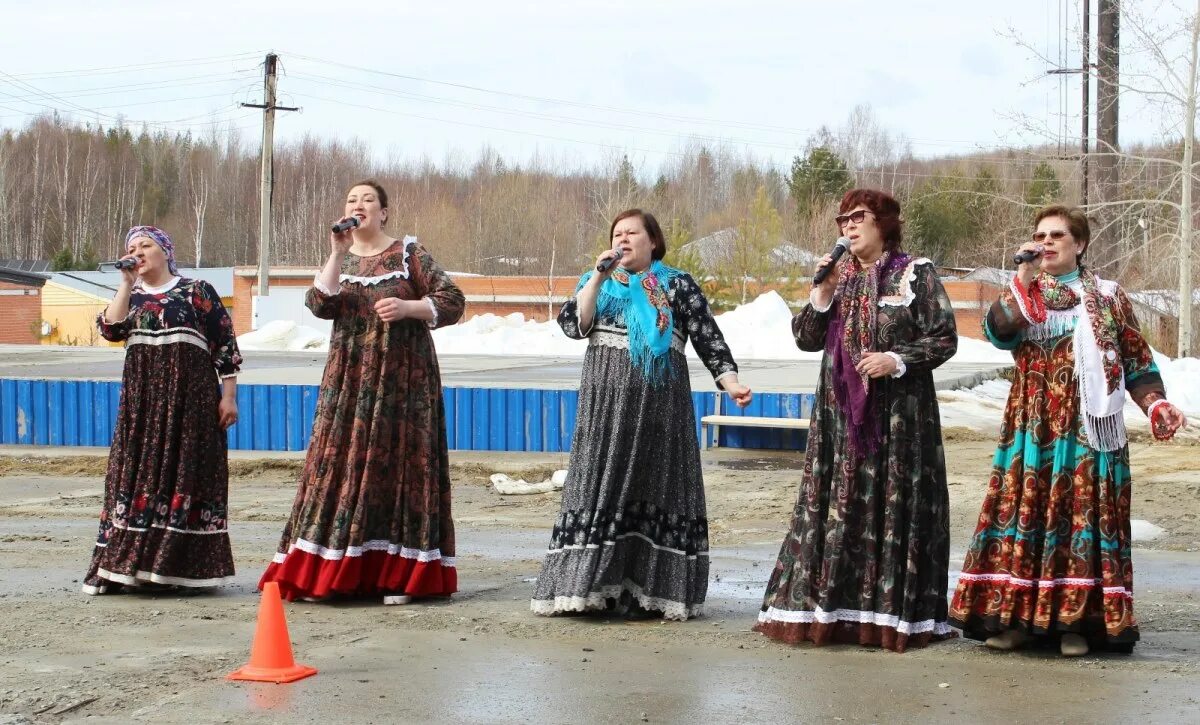 Погода в унъюгане хмао. П Унъюган ХМАО. ДК Лесник Унъюган. ДДТ Унъюган. Унъюган фото поселок.