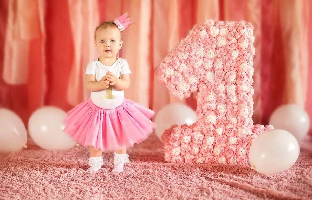 Открытка с рождением дочки годик. 1 Годик девочке. Фотосессия на годик. С днём рождения 1 год девочке. С годиком доченьки.