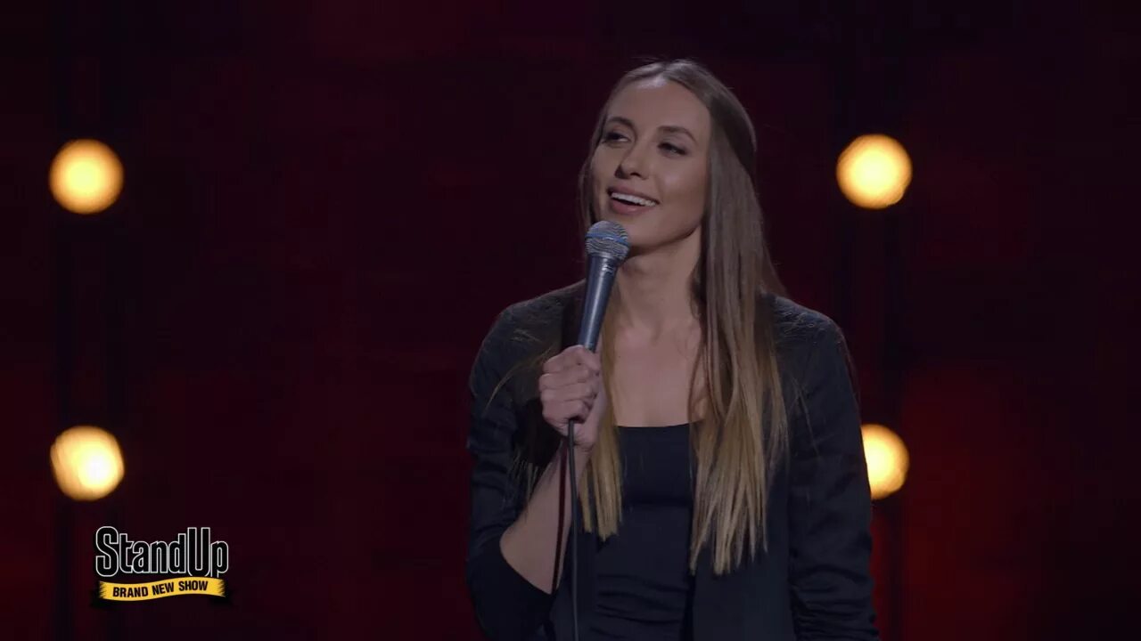 Складчикова в передаче. Виктория складчикова stand up. женский стендап виктория складчикова. виктория складчикова 2025. юлия складчикова stand up.