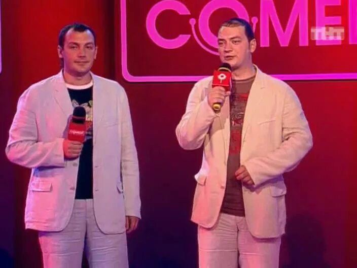 сёстры зайцевы комеди клаб. камеди клаб юнусов сестры зайцевы. братья зайцевы камеди клаб. сестры зайцев камеди клаб. дуэт сестры зайцевы камеди клаб.