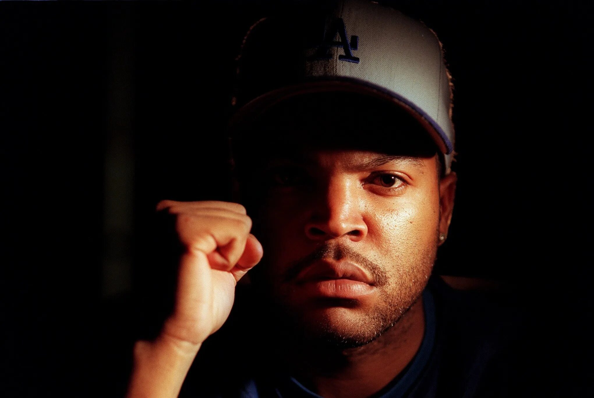 Ice cube текст. Ice Cube. Ice Cube фото. Eric Hecker Ice Cube. Айс Кьюб бровь.