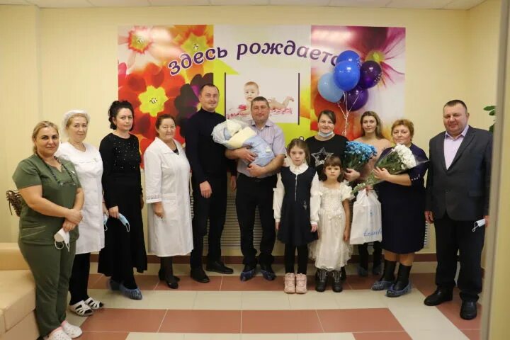 Рожать 31 декабря. Кореновский роддом. Кореновск новый роддом. Родильный дом в Кореновске на январь 2023 год. Роддом Кореновска сотрудники.