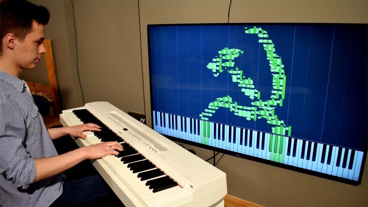 Tom plays piano. Пианино Toms Mucenieks. Криминальная Россия на пианино. Toms Mucenieks кто это.