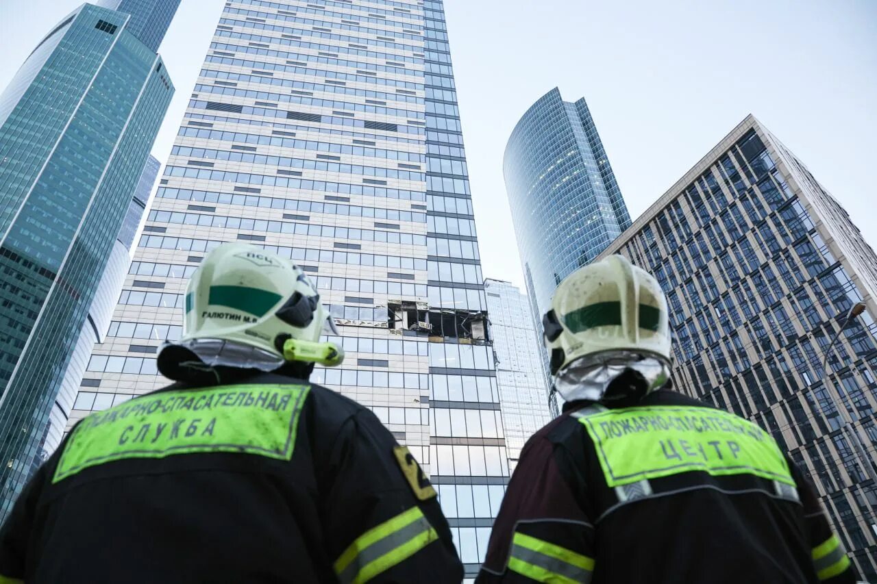 Нападение на сити. Атака на Москва Сити. Москва Сити беспилотник. Москва Сити взрыв. Москва Сити атака беспилотников.